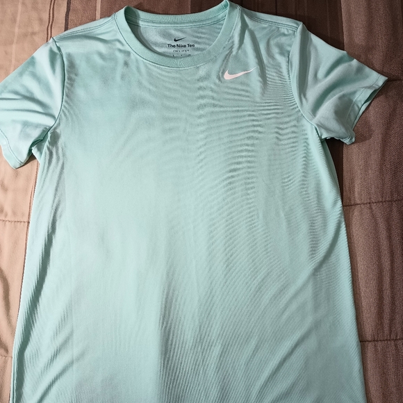 Nike The Nike Tee Dry Fit Light Green Tee S - Picture 4 of 7